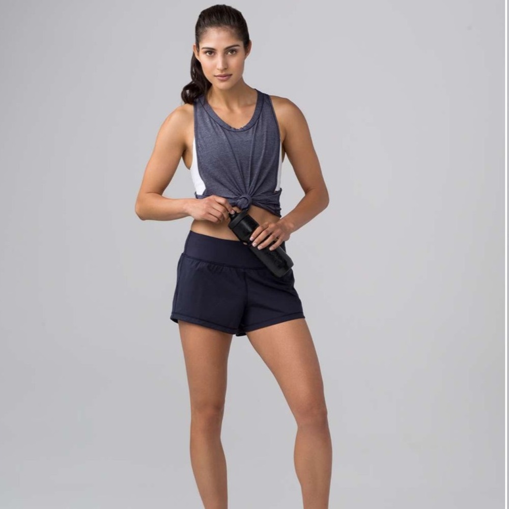 Lululemon Final Lap Short (2.5") - Midnight Navy - Size 4 - “Med Rise” / Midrise